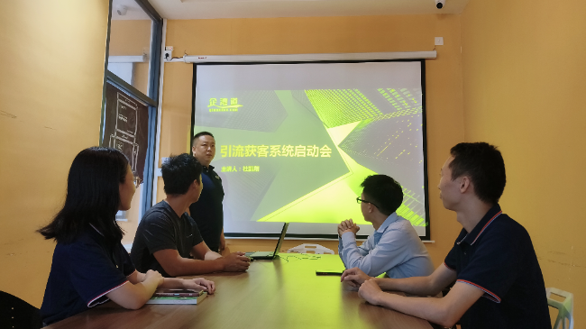 珠海中山短视频拍摄东莞代运营公司：95%的企业做短视频，为何粉丝难破千？露脸、真诚、重复——这看似最笨的方法，正在悄悄奖励那5%的清醒者